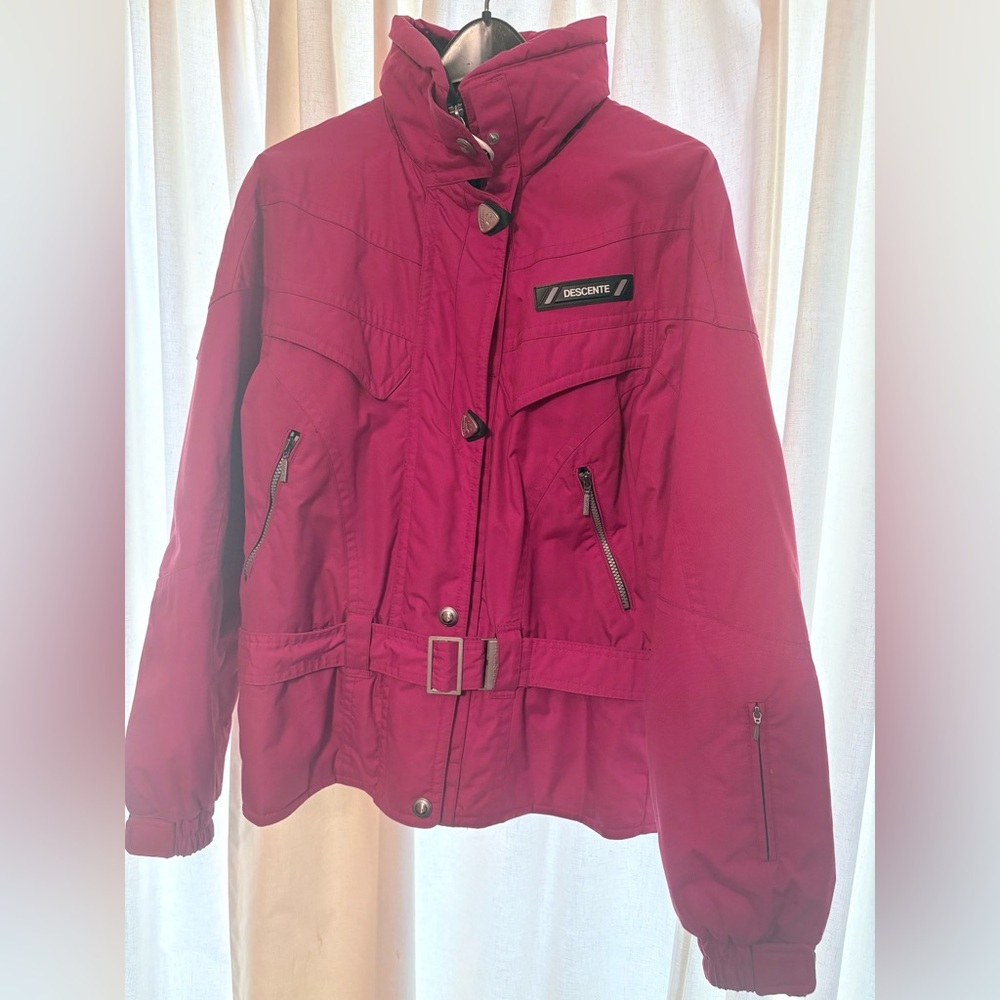 Descente Women's Raspberry Red Ski Jacket fits size 12 US